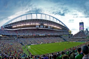 开云平台-欧文存在感拉满，尼克斯战术压制掘金，一场团队篮球的胜利