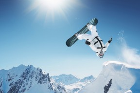 开云体育入口-姆巴佩爆发映照下，佛罗伦萨的防守如何锁死非洲雄狮？