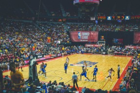 开云体育官网-F1街道赛焦点战，当鹈鹕血拼吉林队，速度与意志的跨界交响