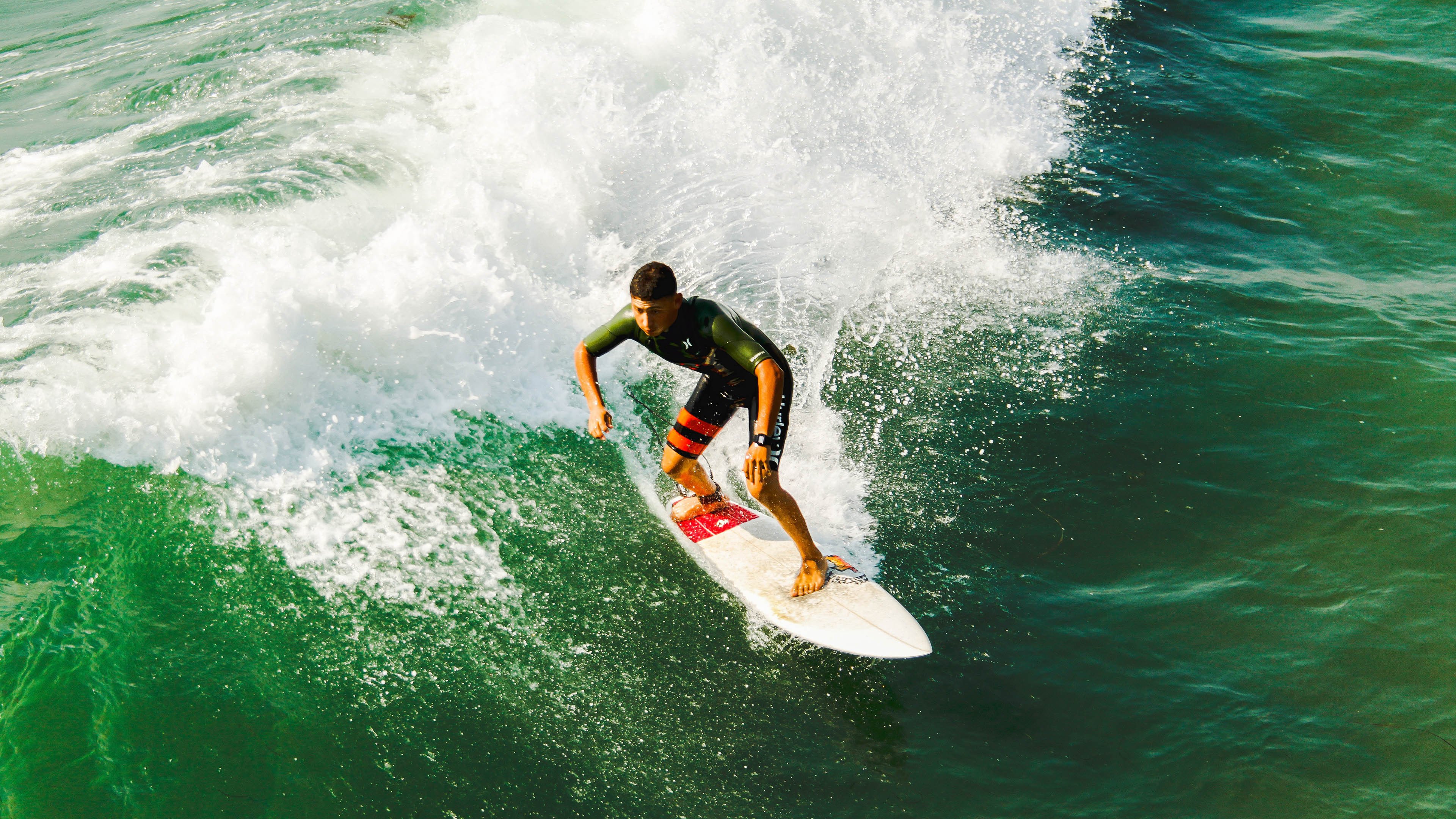 魔术关键战突围新疆队，哈利伯顿在年度焦点之战接管比赛
